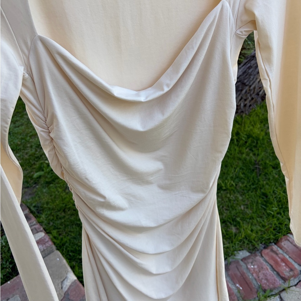 Abercrombie & Fitch Ava Long-Sleeve Mini Dress – Warm Beige, Elegant Ruched Fit